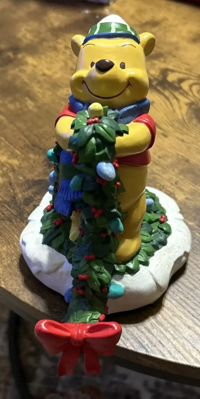 1996 WINNIE THE POOH & PIGLET STOCKING HOLDER 1996 Pooh's Winter Wonderland